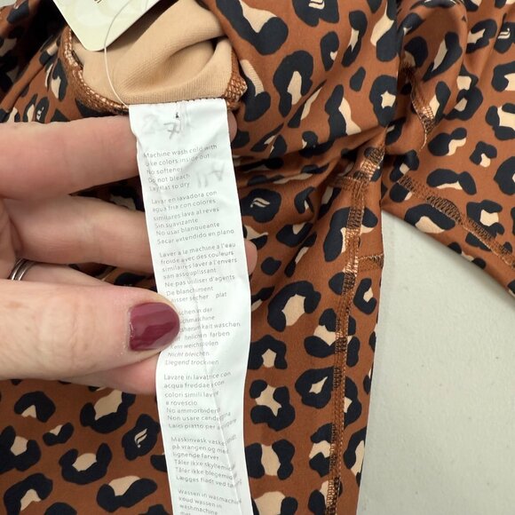 Fabletics Kessler High Waist Strappy Animal Print 7/8 Leggings Womens Large NEW - Picture 5 of 9